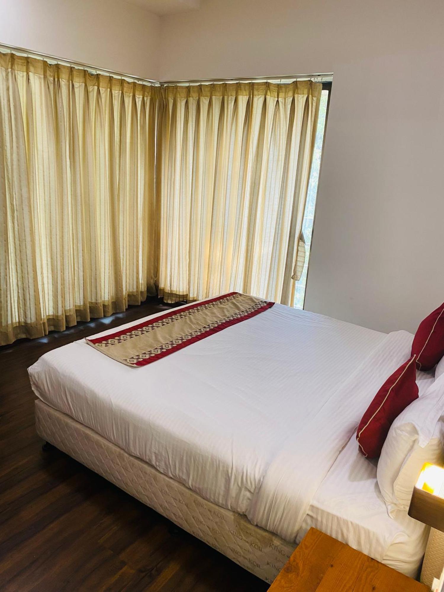 Mumbai House Luxury Apartments Santacruz East, Мумбаи Экстерьер фото