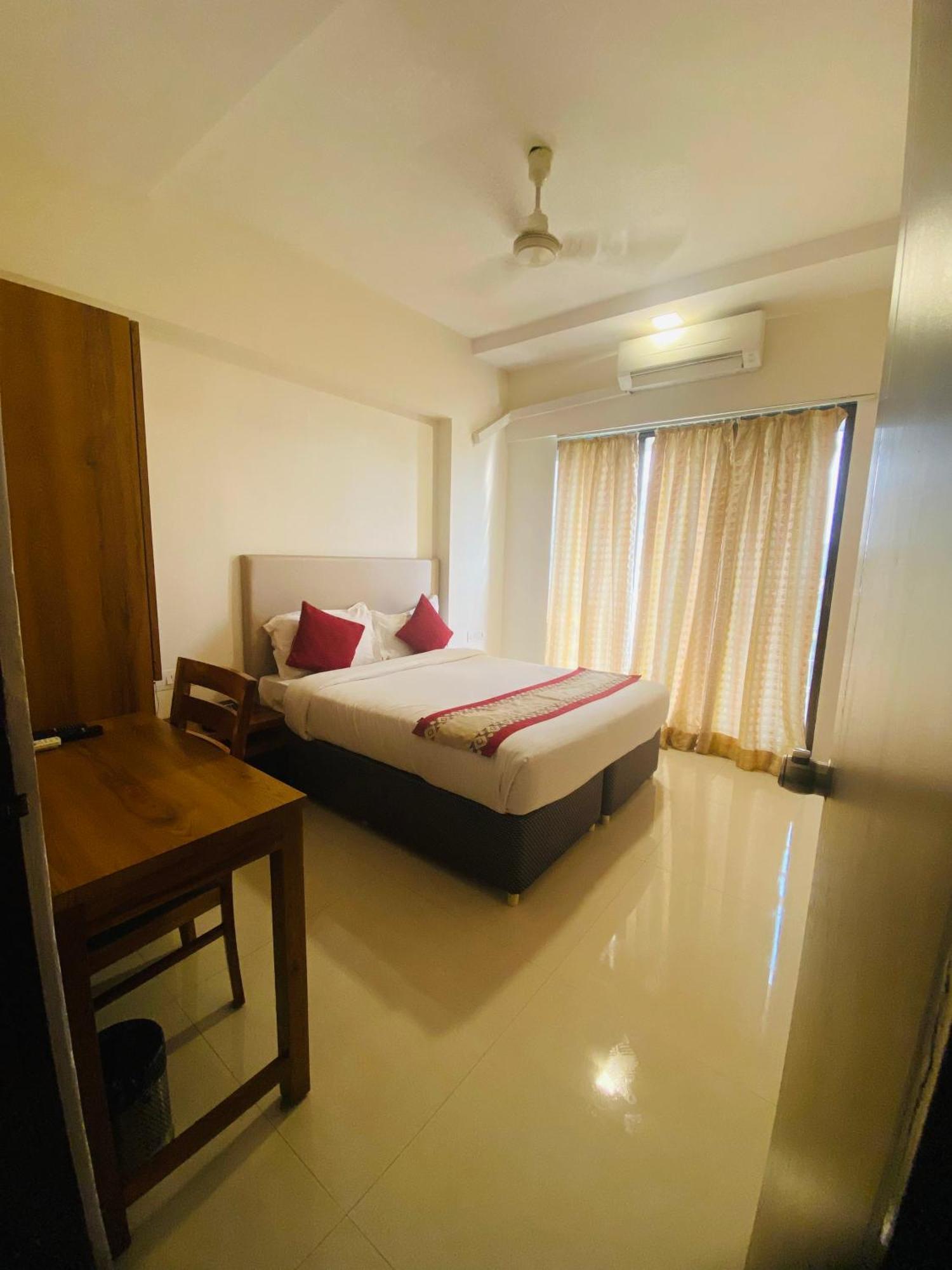 Mumbai House Luxury Apartments Santacruz East, Мумбаи Экстерьер фото