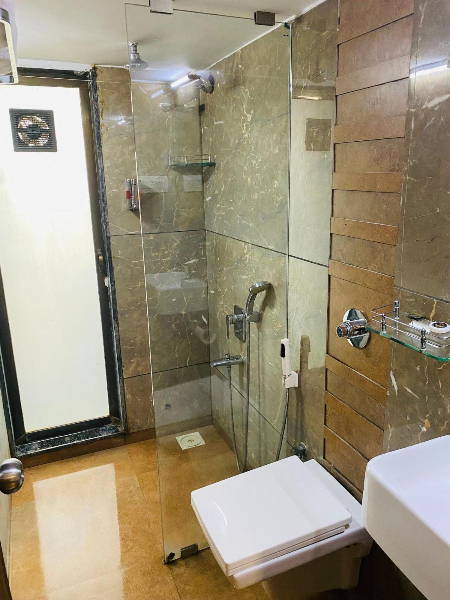 Mumbai House Luxury Apartments Santacruz East, Мумбаи Экстерьер фото