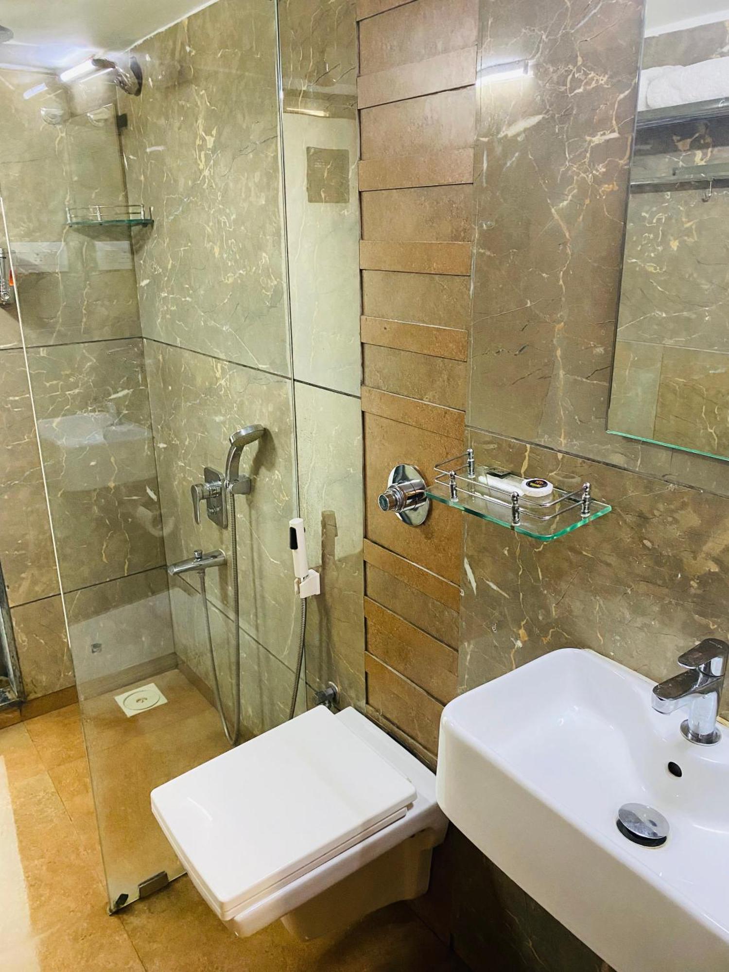 Mumbai House Luxury Apartments Santacruz East, Мумбаи Экстерьер фото