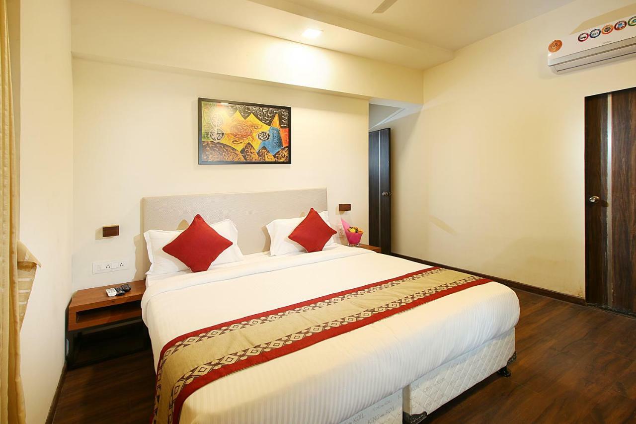 Mumbai House Luxury Apartments Santacruz East, Мумбаи Экстерьер фото