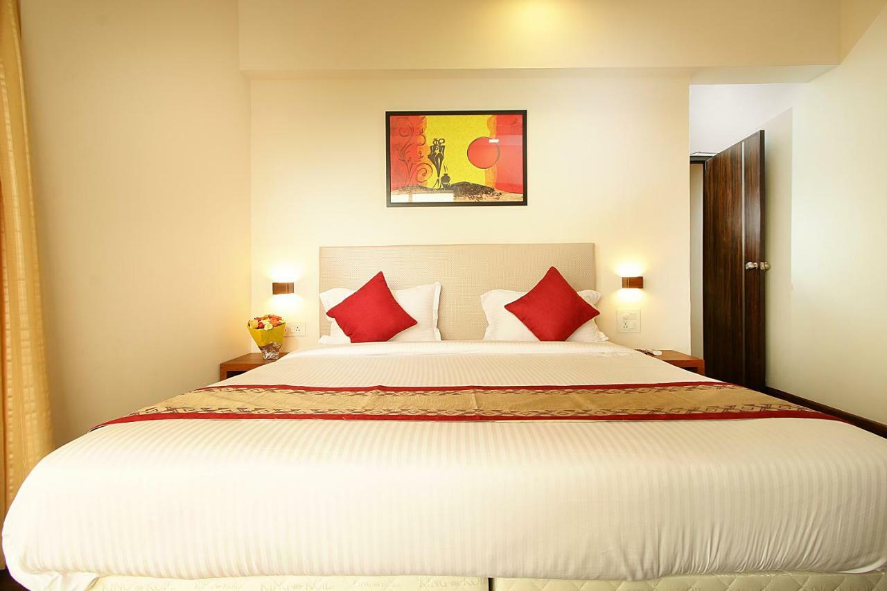 Mumbai House Luxury Apartments Santacruz East, Мумбаи Экстерьер фото