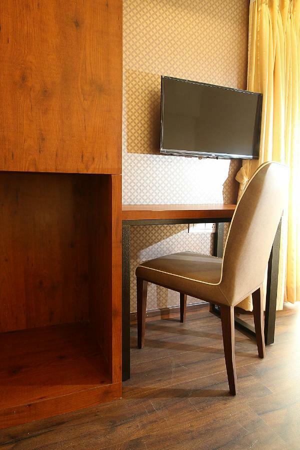 Mumbai House Luxury Apartments Santacruz East, Мумбаи Экстерьер фото