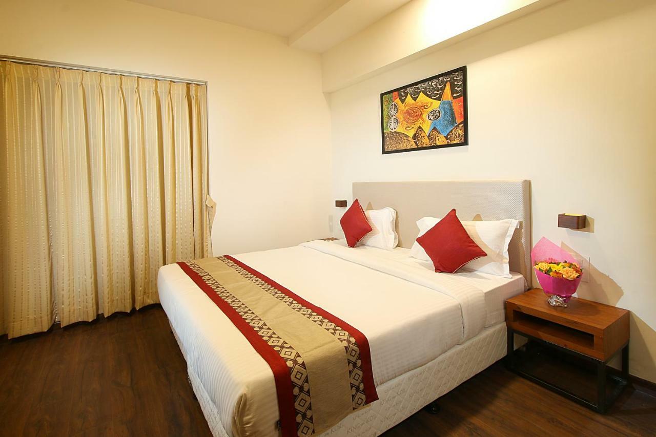 Mumbai House Luxury Apartments Santacruz East, Мумбаи Экстерьер фото